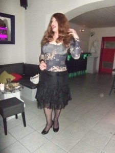 I can find at least some 30 major flaws in my body, but on this picture, I managed to hide almost all of them!